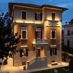 Unahotels Dei Platani Hotel 4*