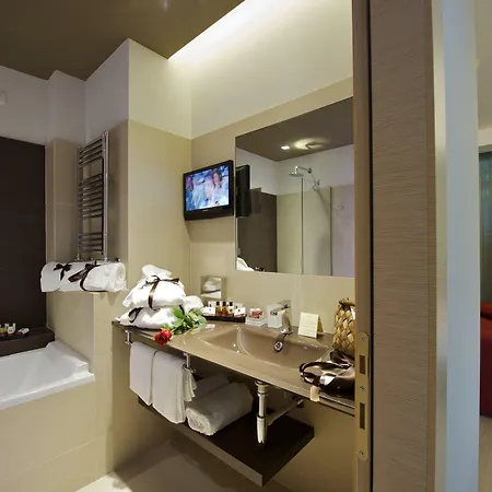 Unahotels Dei Platani Hotel 4*