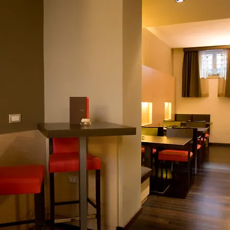 Unahotels Dei Platani 酒店 福利尼奥