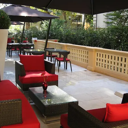 Ξενοδοχείο Unahotels Dei Platani Φολίνιο