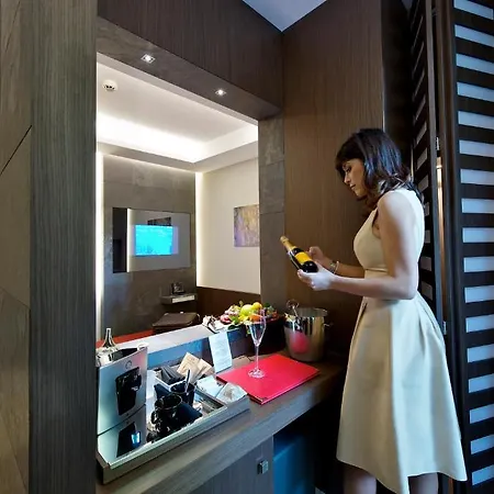 Ξενοδοχείο Unahotels Dei Platani Φολίνιο