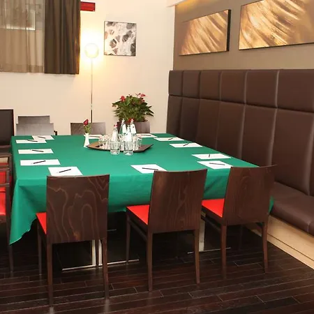 Unahotels Dei Platani Hotel 4*