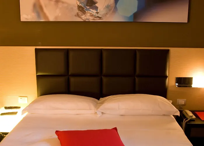 فندق Unahotels Dei Platani فولينيو