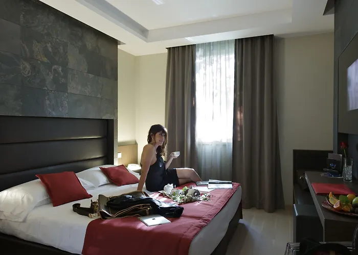 Unahotels Dei Platani فندق فولينيو