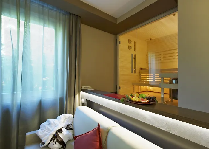 Unahotels Dei Platani 4*