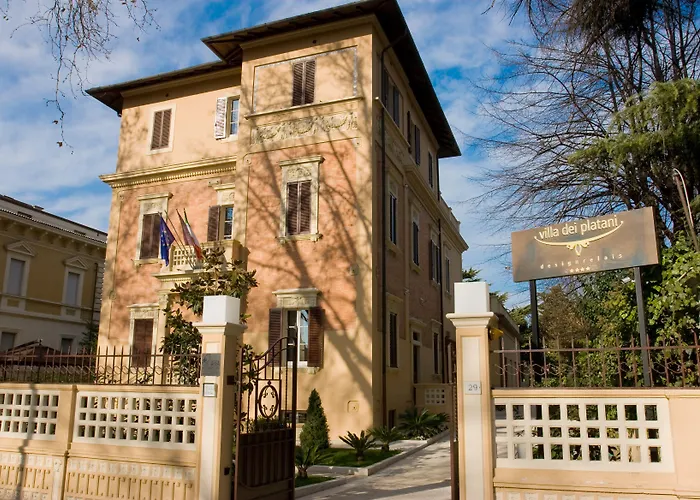 فندق Unahotels Dei Platani فولينيو