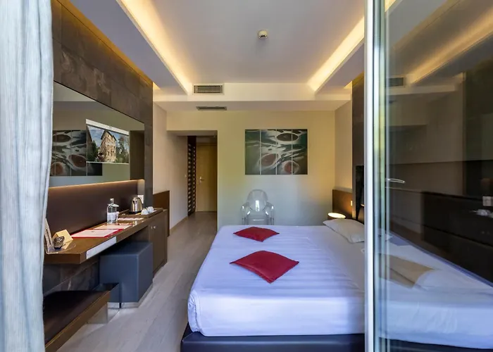 Unahotels Dei Platani Hotel 4*