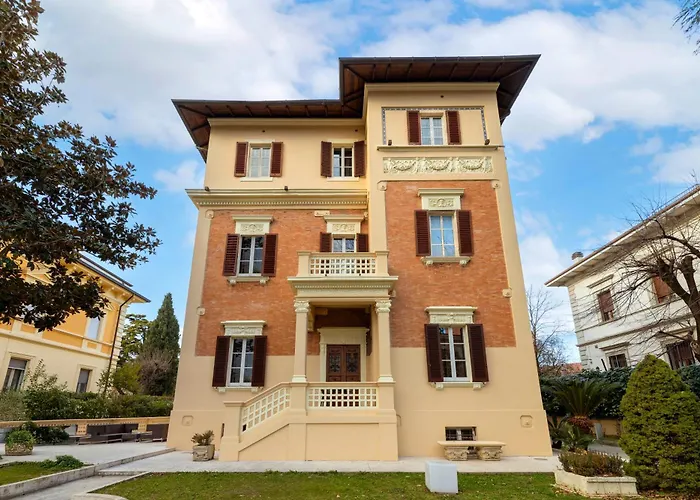 Unahotels Dei Platani Hotel