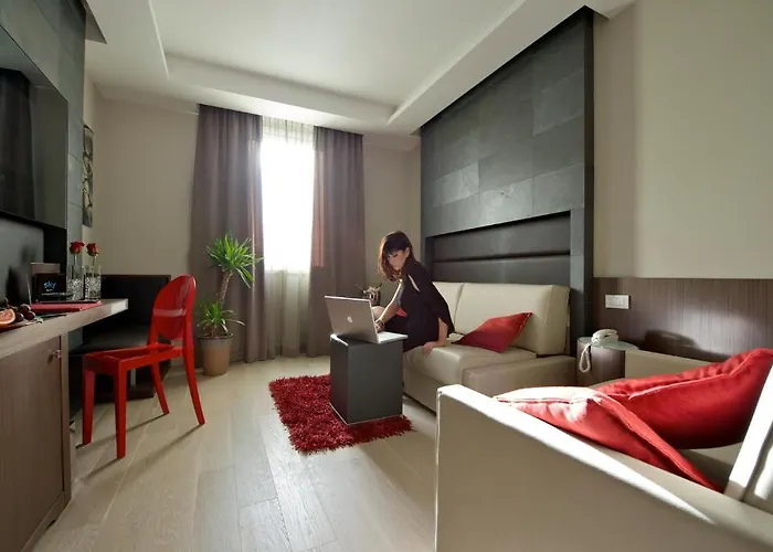 Unahotels Dei Platani 4* فولينيو