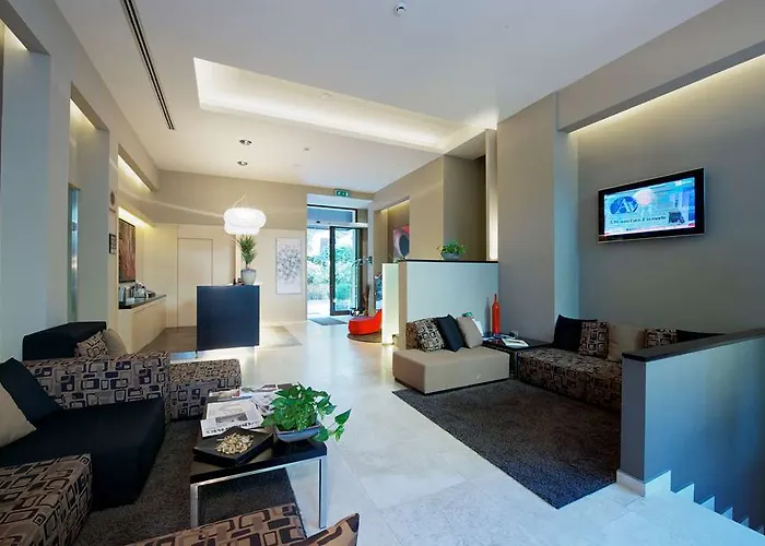 Unahotels Dei Platani فولينيو