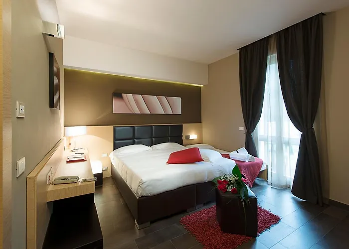 Unahotels Dei Platani فندق فولينيو